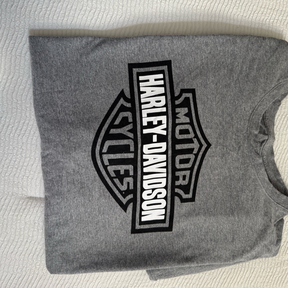 Harley-Davidson Charcoal Tee with Iconic Logo